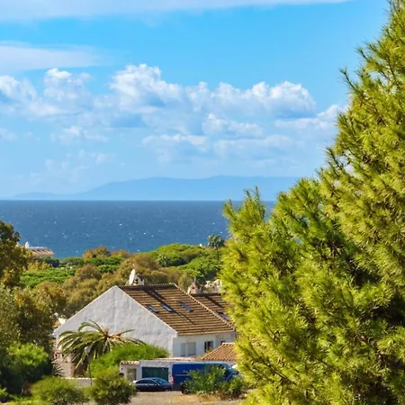 Riviera Charm: 2br Retreat With Terrace Pool *