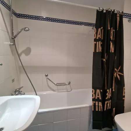 Riviera Charm: 2br Retreat With Terrace Pool Апартаменты Михас