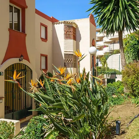 Апартаменты Riviera Charm: 2br Retreat With Terrace Pool