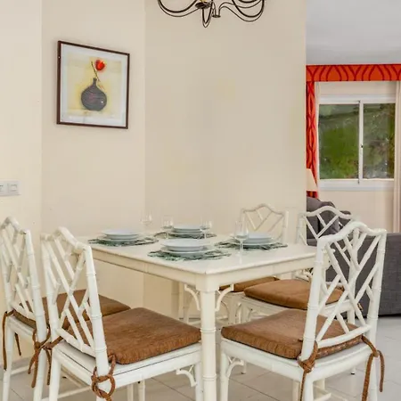 Riviera Charm: 2br Retreat With Terrace Pool Апартаменты *